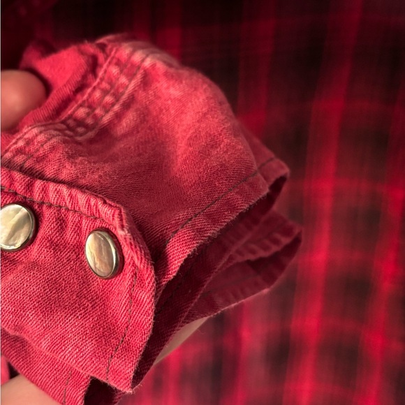 Overland | Plaid Snap Button Top w/ Floral Embroidery | Red | XS - Picture 10 of 12
